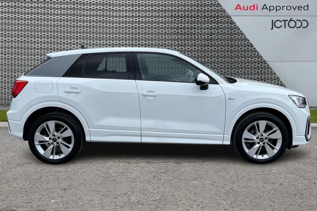 AUDI Q2 Photo 4