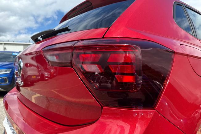 VOLKSWAGEN Polo Photo 18