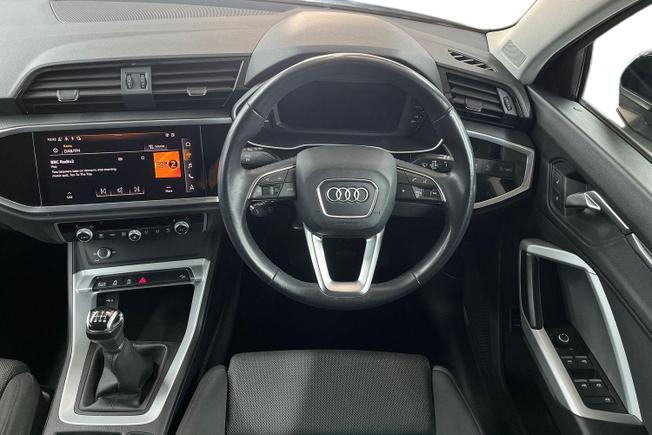 AUDI Q3 Photo 11