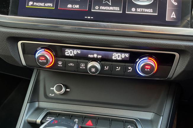 AUDI Q3 Photo 25