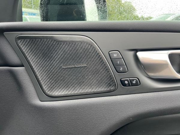 Volvo XC60 Photo autoimg-1ba0075387229af6f60ea3dab3ba39b4adc19b16.jpg