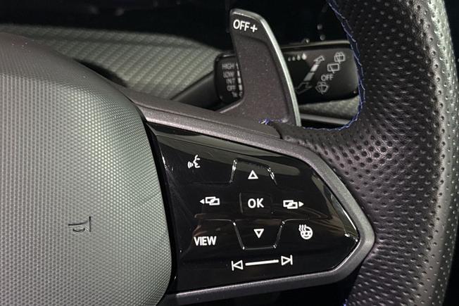 VOLKSWAGEN Golf Photo 17