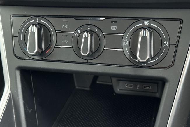 VOLKSWAGEN Polo Photo 22