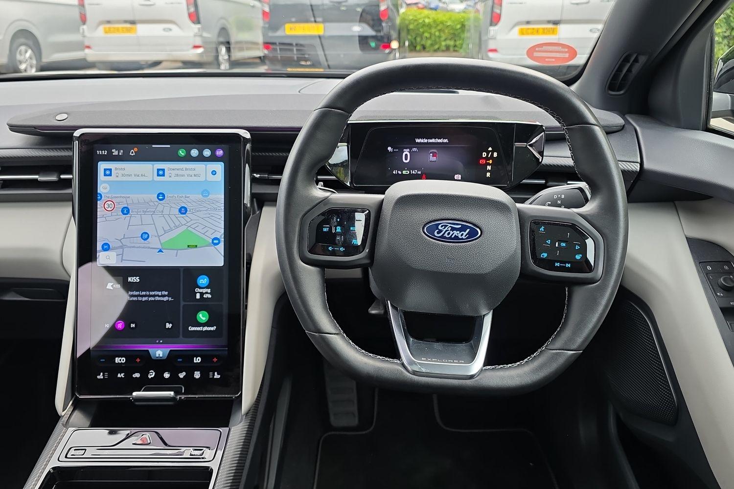 Ford Explorer Photo 8