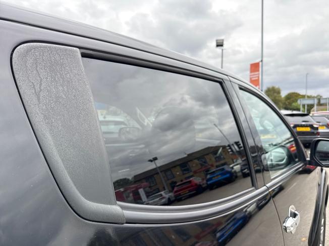 MITSUBISHI L200 Photo 36