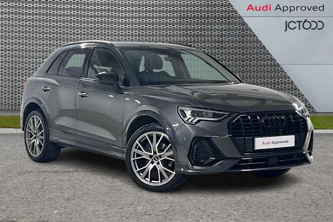 AUDI Q3 Photo 1