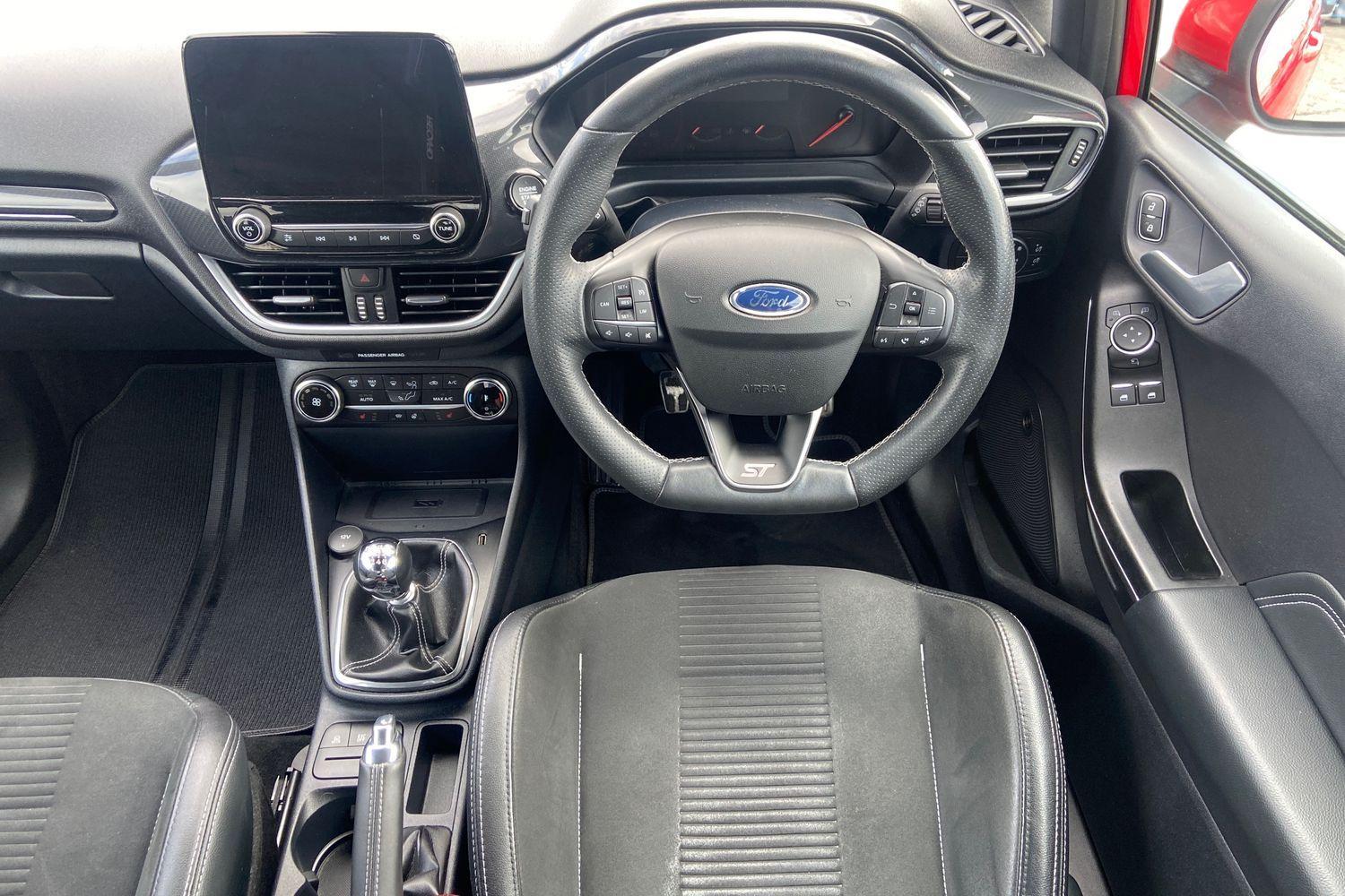 Ford FIESTA Photo 10
