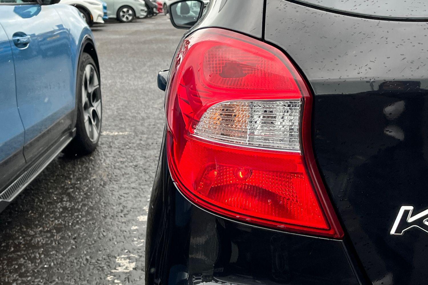Ford KA+ Photo 21