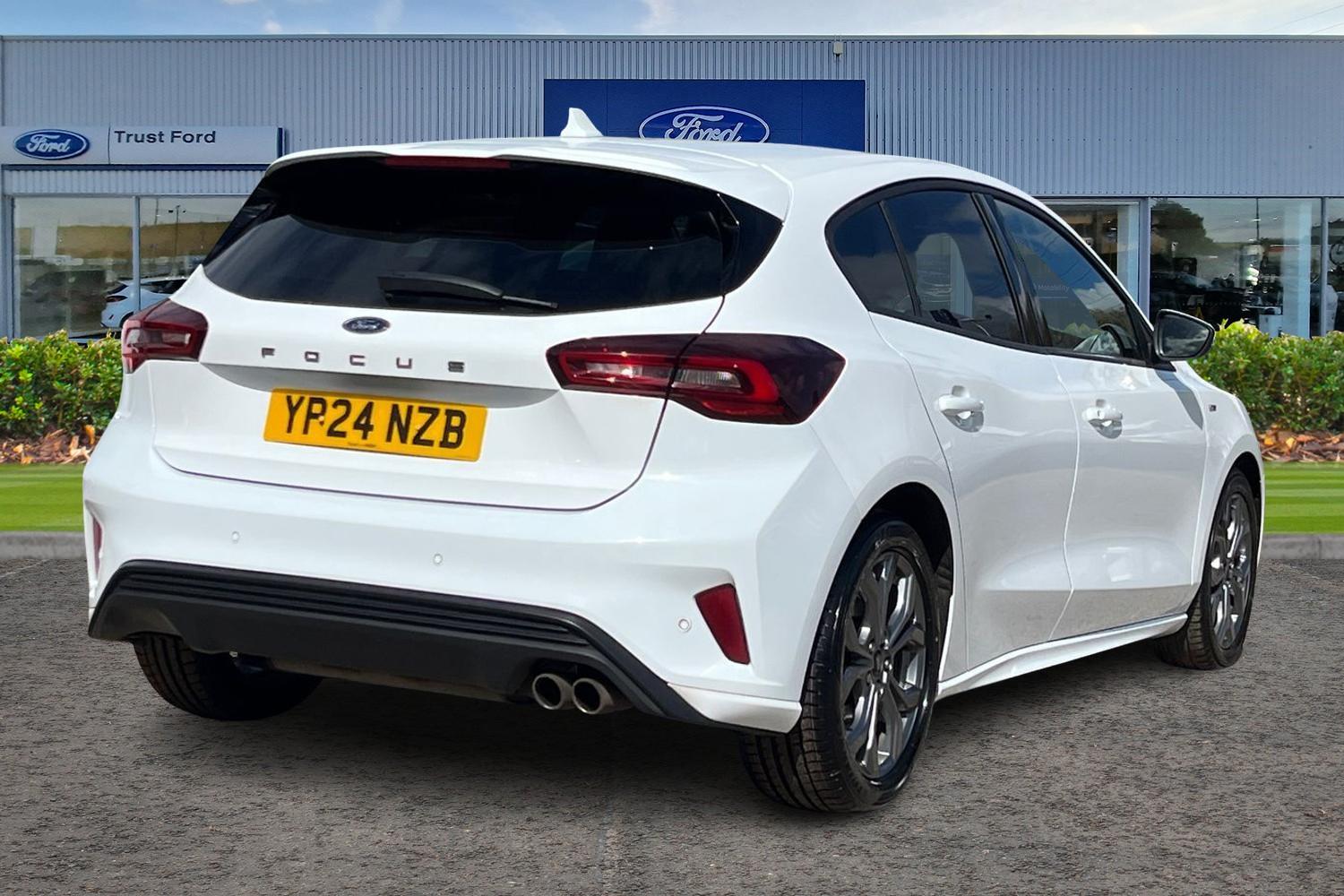 Ford Focus Photo 3