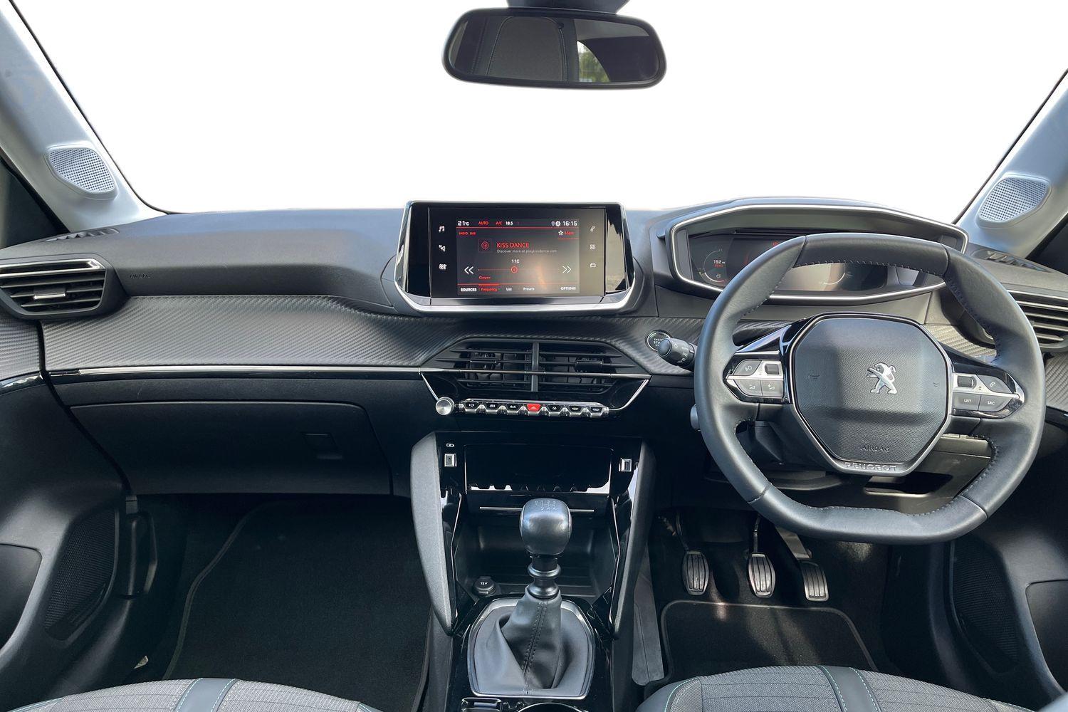 Peugeot 208 Photo 9