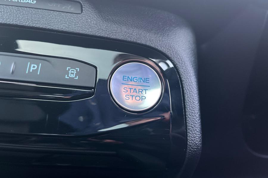 Ford KUGA Photo autoimg-1bc80710386febb2857035a9976571024eff7c23.jpg