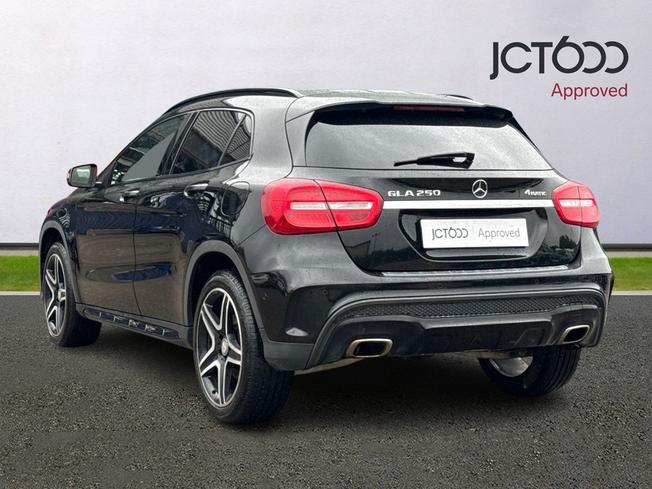MERCEDES-BENZ Gla Photo 3
