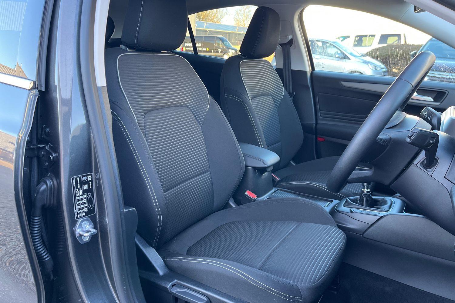 Ford Focus Photo 16