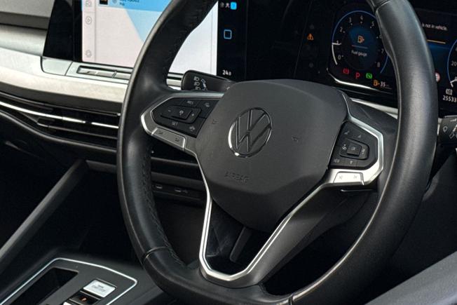 VOLKSWAGEN Golf Photo 39