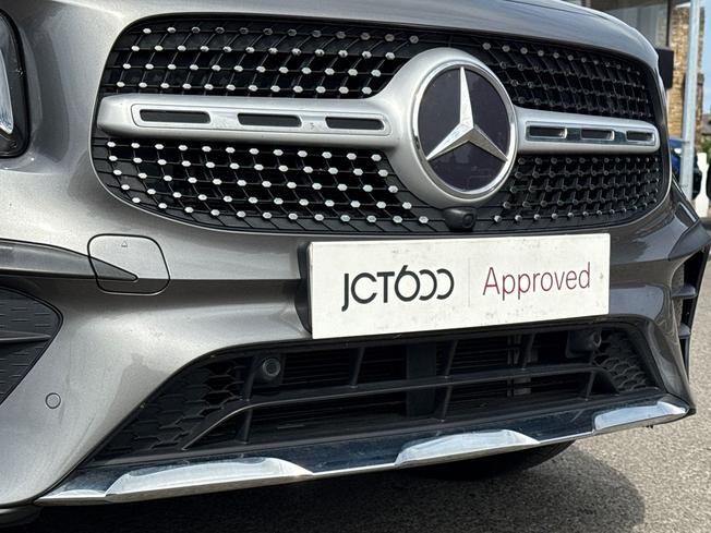 MERCEDES-BENZ Glb Photo 21