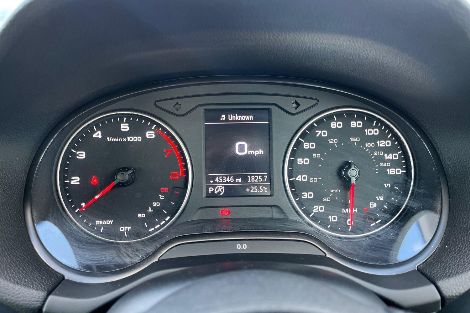 Audi Q2 Photo 12
