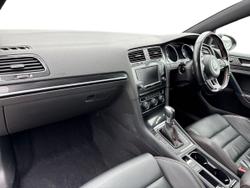 VOLKSWAGEN Golf Photo 2