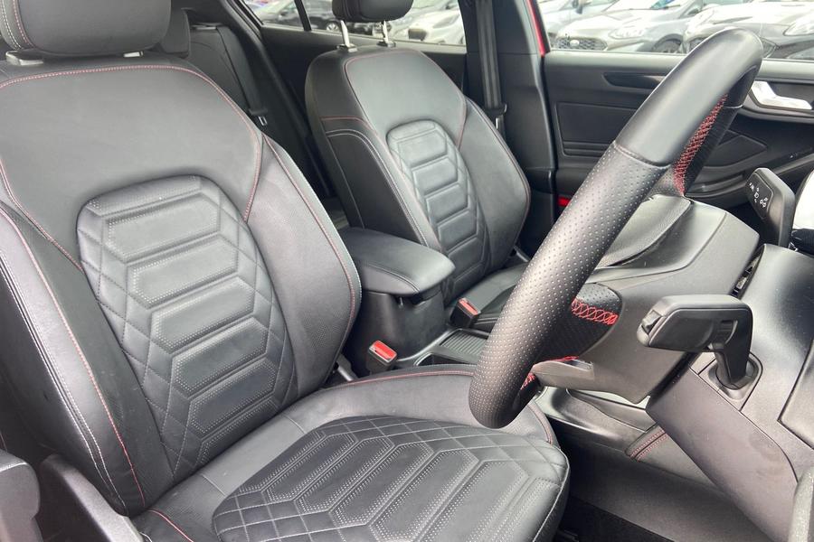 Ford FOCUS Photo autoimg-1bd8ad79428aafc52f67ff7303fdc406de7fb3db.jpg