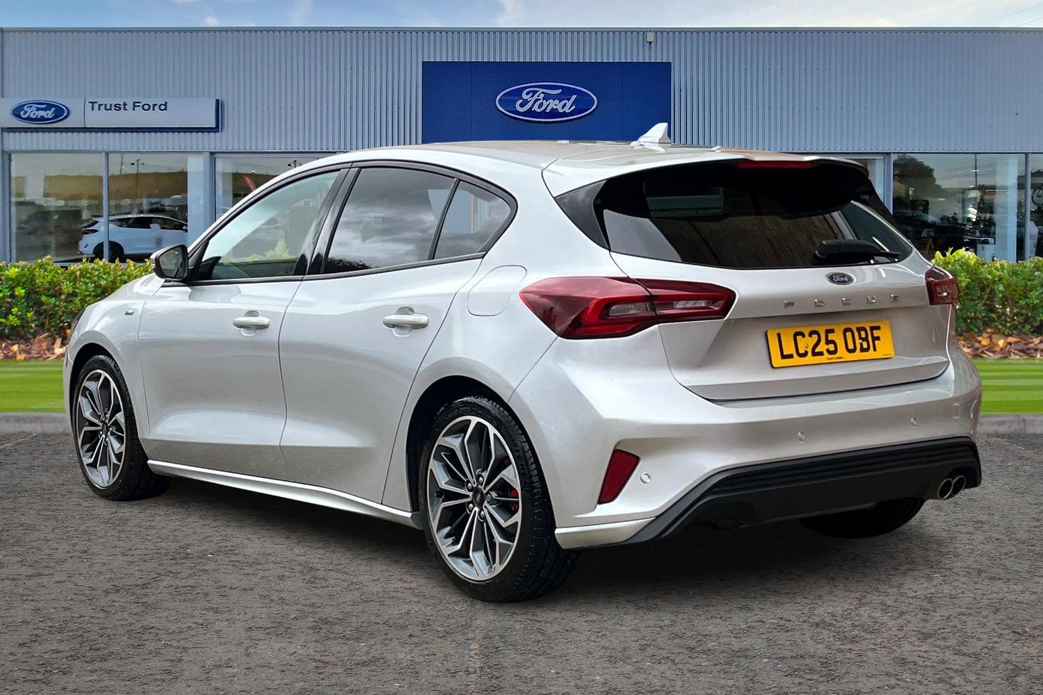 Ford Focus Photo 1