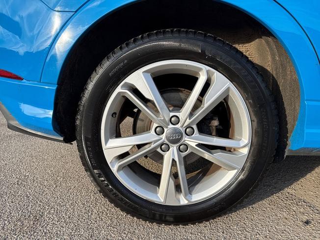 AUDI Q3 Photo 21