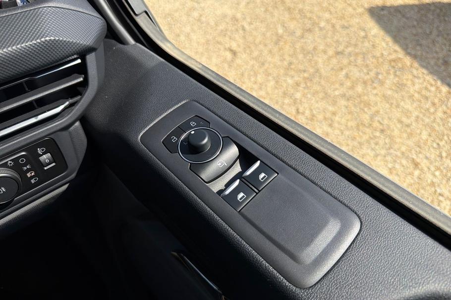 Used Ford TRANSIT CUSTOM YM25EFW 34