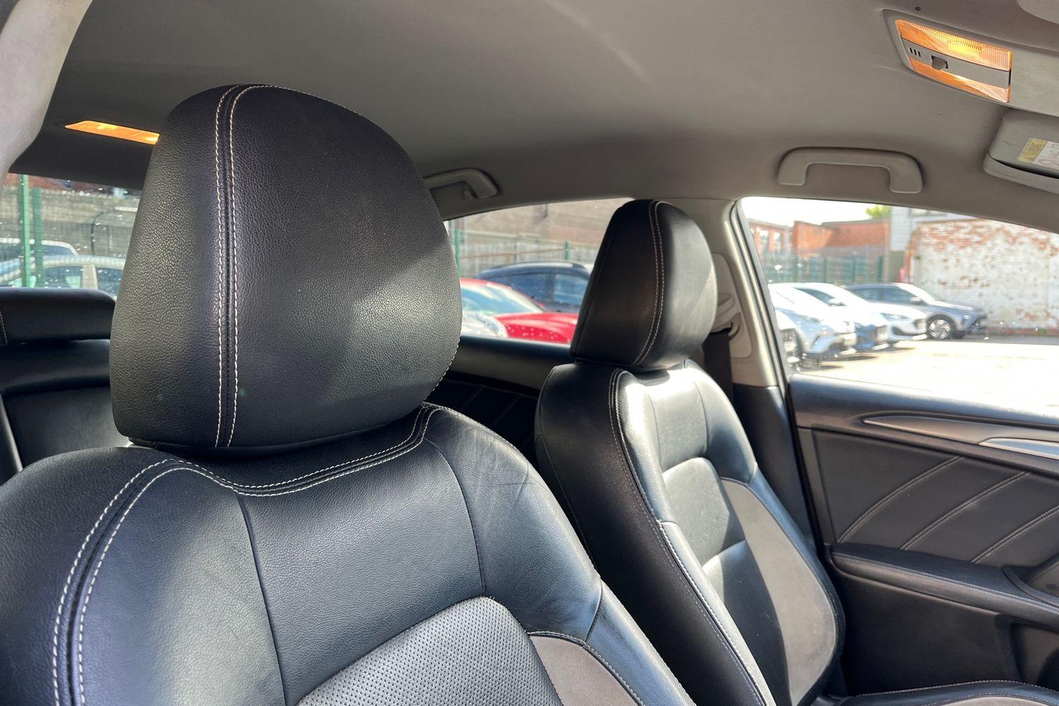 Toyota AVENSIS Photo 16
