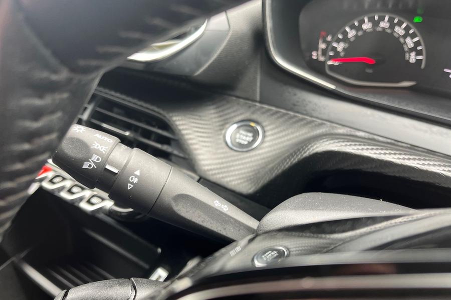 Peugeot 208 Photo autoimg-1be0ca568532c5d490fa0b7a0c4901696f521f56.jpg