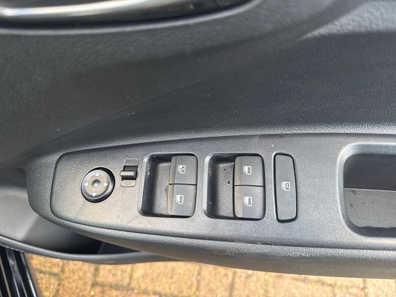 Used Hyundai i10 DV74NXL 24