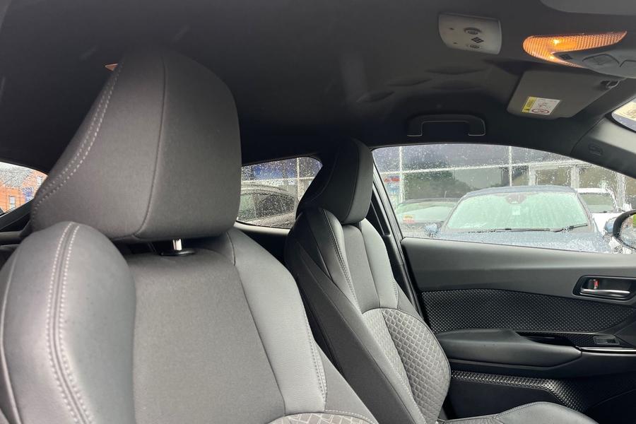 Toyota C-HR Photo autoimg-1be5337ff01acaead754ae679629e34d42001373.jpg
