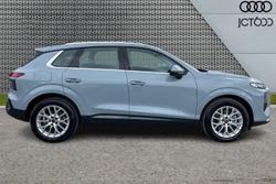 Audi  Q3 SUV Photo 4