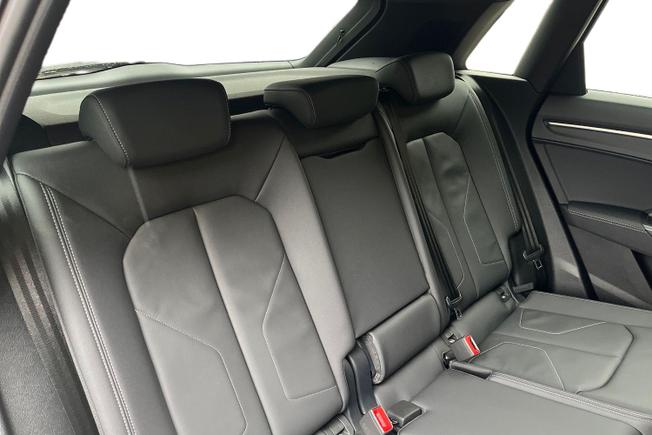 AUDI Q3 Photo 10