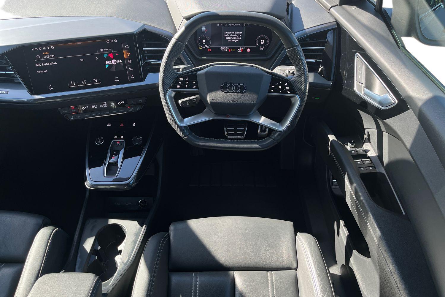 Audi Q4 e-tron Photo 10