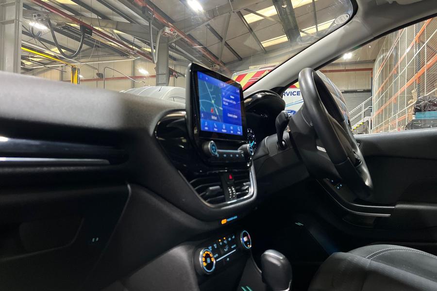 Ford FIESTA Photo autoimg-1bee16bf08501b368aa9375c24780fa07387960e.jpg