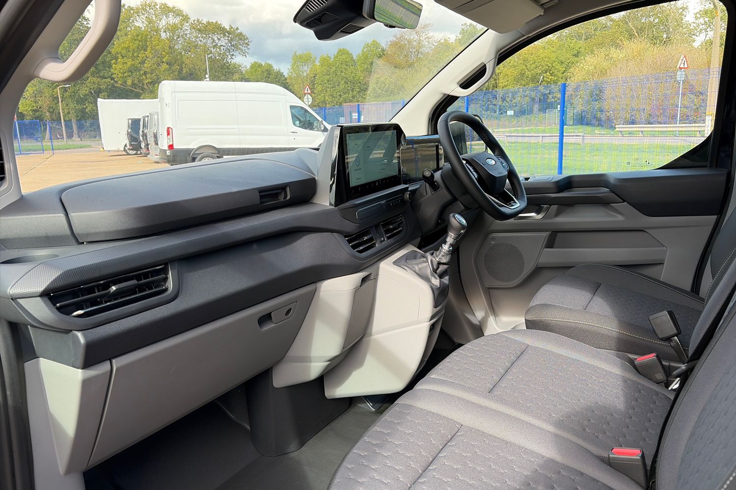 Ford TRANSIT CUSTOM Photo 2