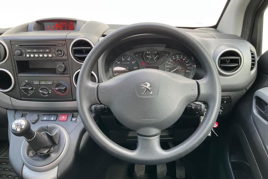 Peugeot Partner Tepee Photo autoimg-1beebee7a2cc1a16380be1a11fe3a15a1d900bef.jpg