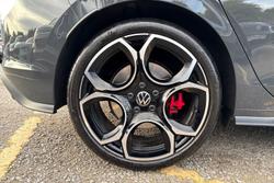 VOLKSWAGEN Golf Photo 5