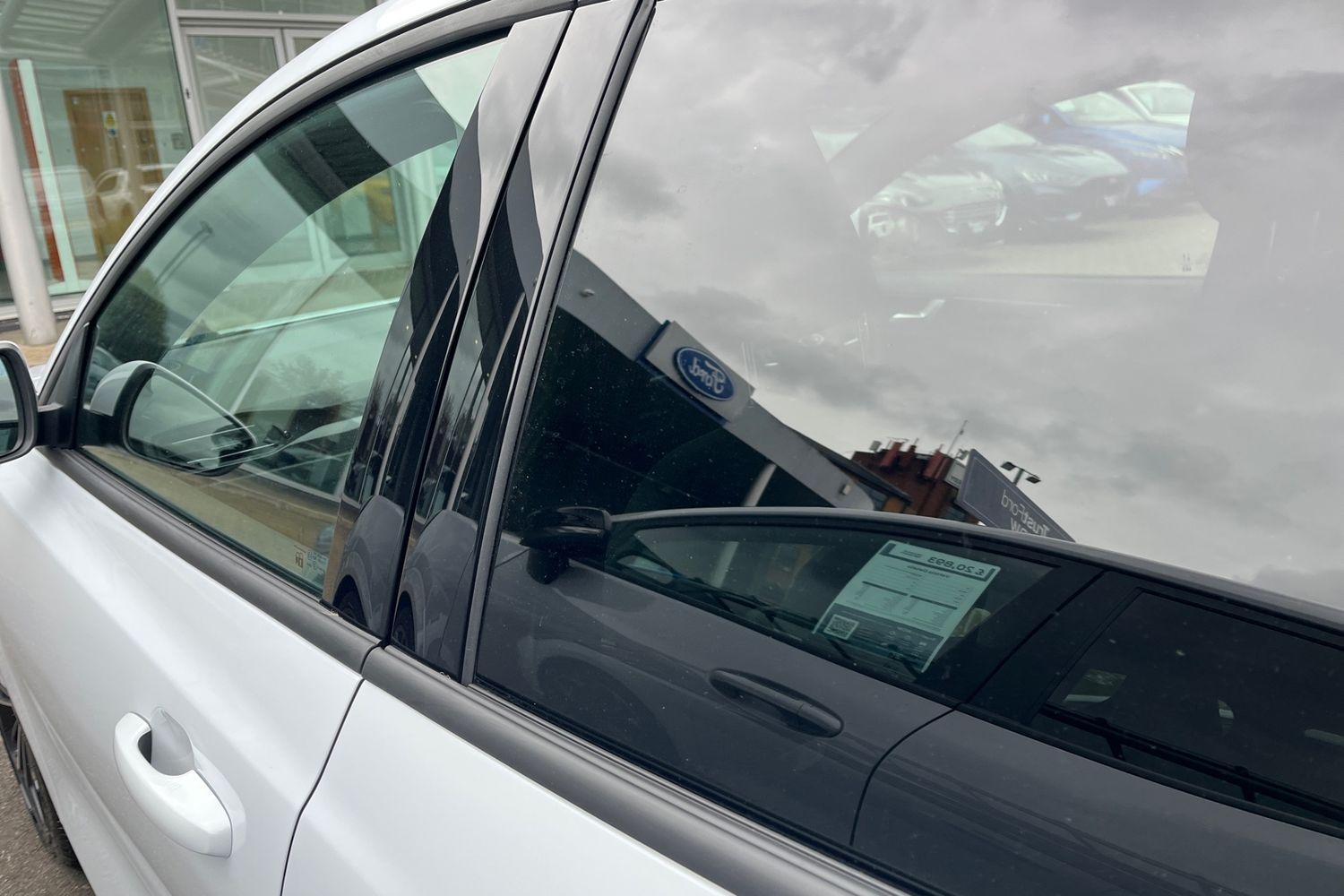 Ford Focus Photo 24