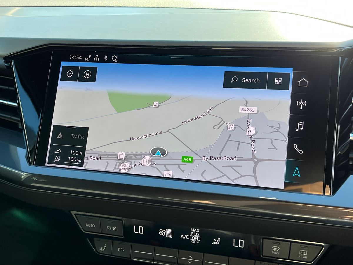 Audi Q4 e-tron Photo 10