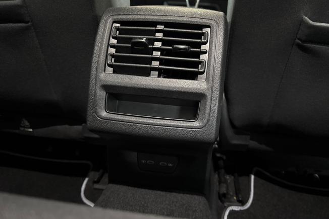 VOLKSWAGEN Golf Photo 28