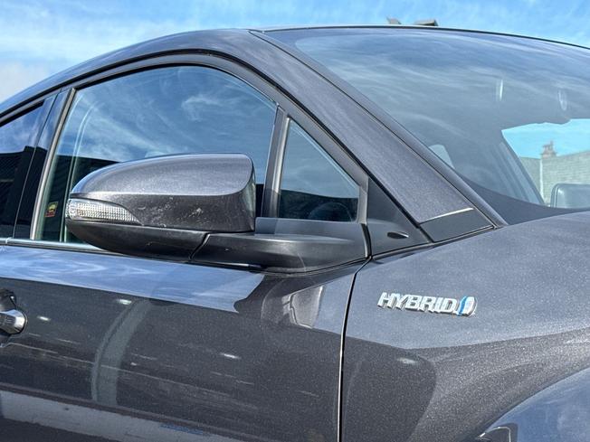 TOYOTA C-Hr Photo 20