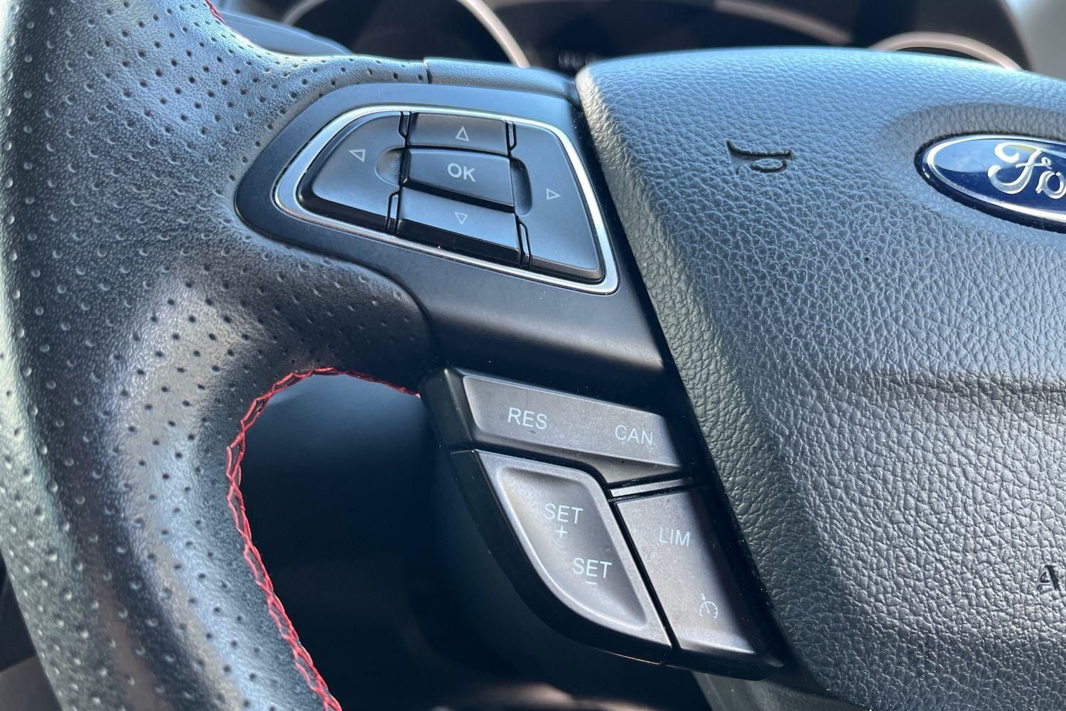 Ford FOCUS Photo 38