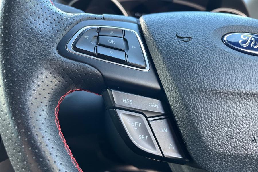 Ford FOCUS Photo autoimg-1c05e2be160967104d4b46add3fb731fe51a6d9f.jpg