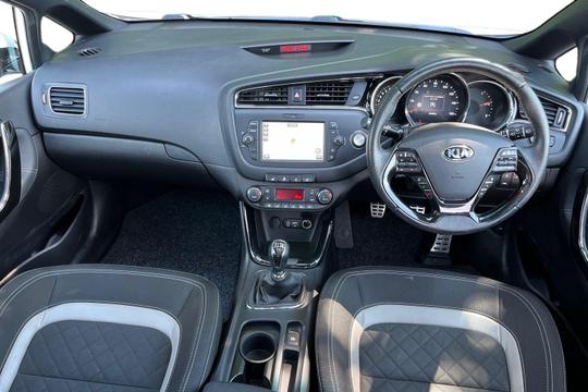Kia Ceed Photo autoimg-1c0b0a2c619892e008668f35bc8cbda786d6973f.jpg