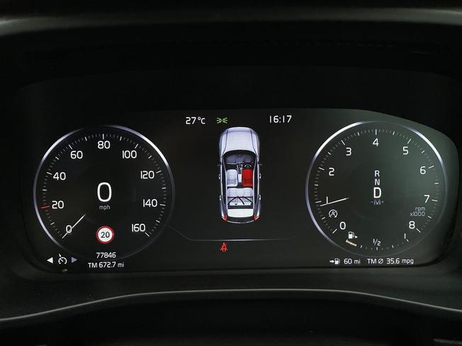VOLVO XC40 Photo 15