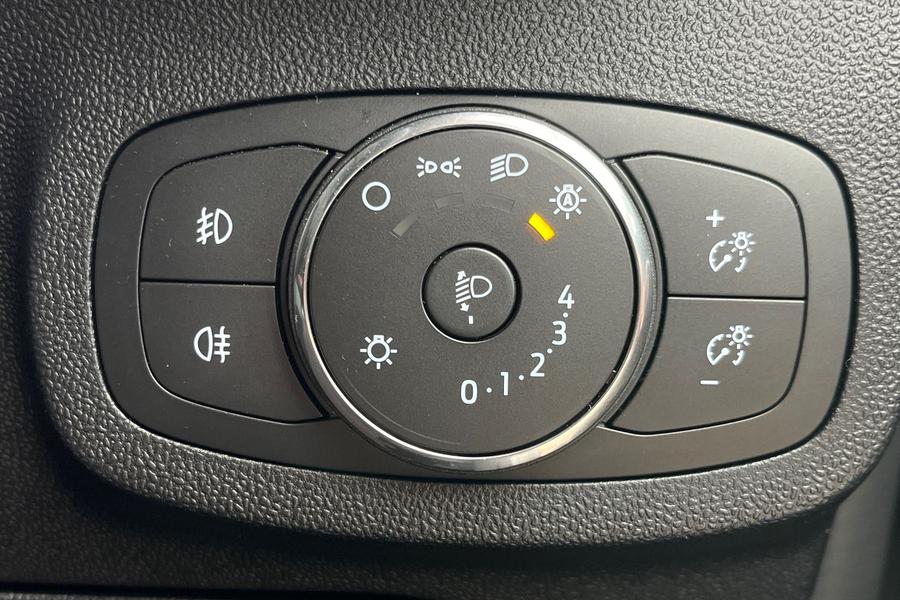 Ford FIESTA Photo autoimg-1c15424f6deb98c2d337f326bc29847a0e107cbd.jpg