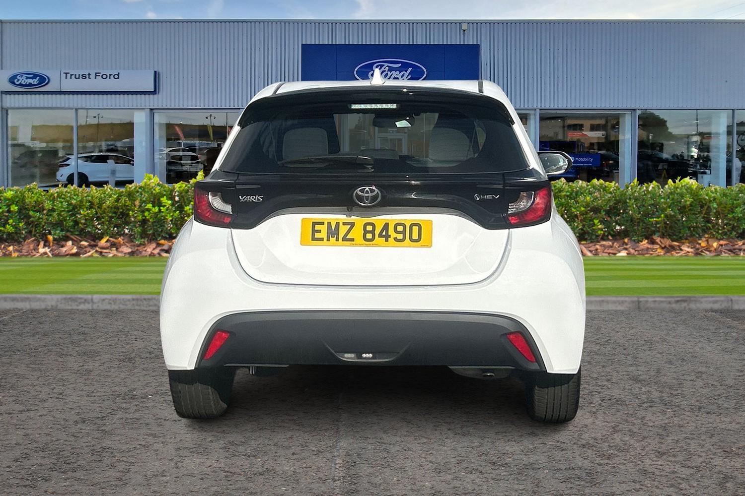 Toyota YARIS Photo 6
