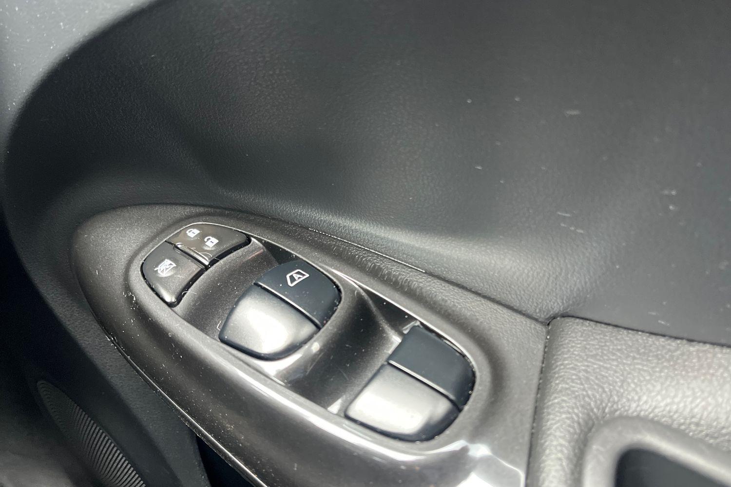 Nissan JUKE Photo 15