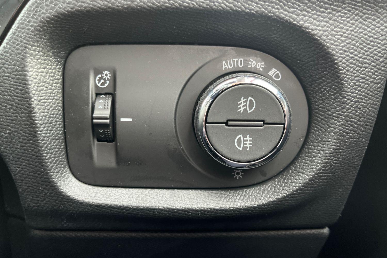 Vauxhall CORSA Photo 26