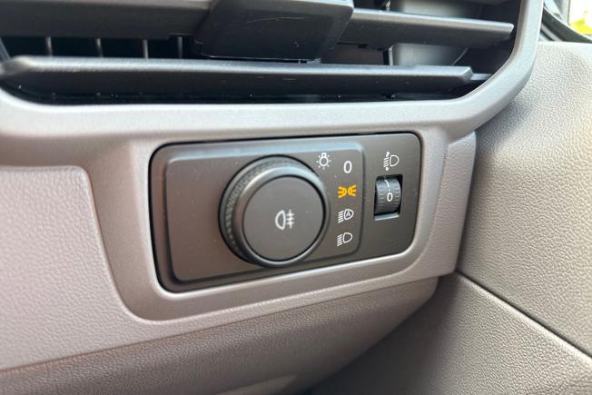 VOLKSWAGEN Transporter Photo 25