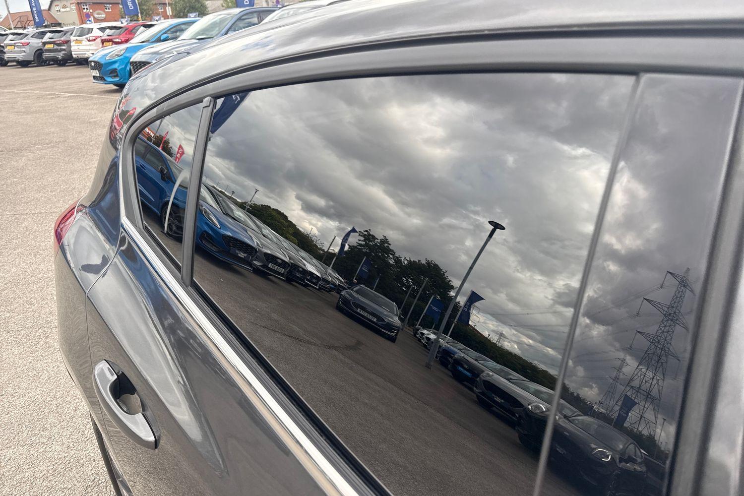 Ford FOCUS Photo 35
